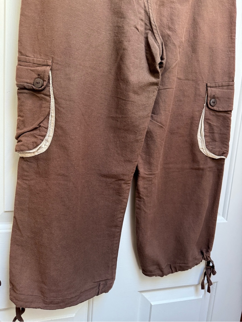 Kathmandu Imports Embroidered Sun Pocket Brown Cargo Cropped Pants Womens Medium - Picture 13 of 16